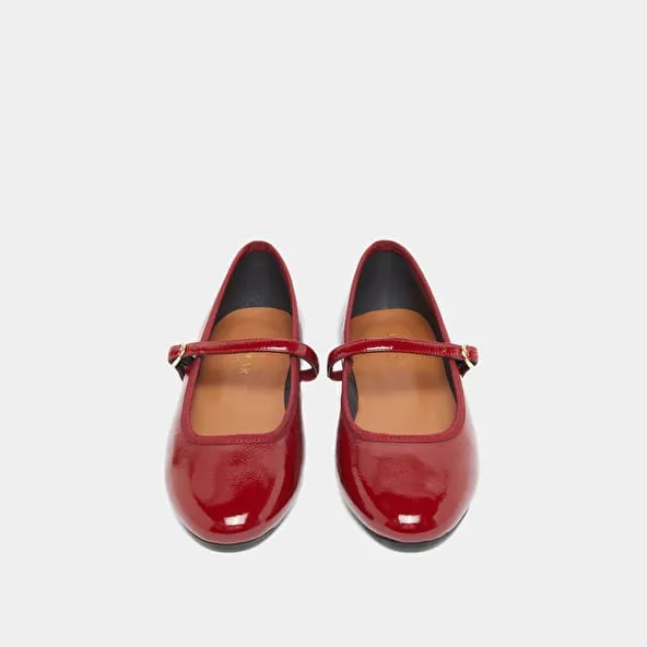 Ballet flats with strap in carmine red pleated leather