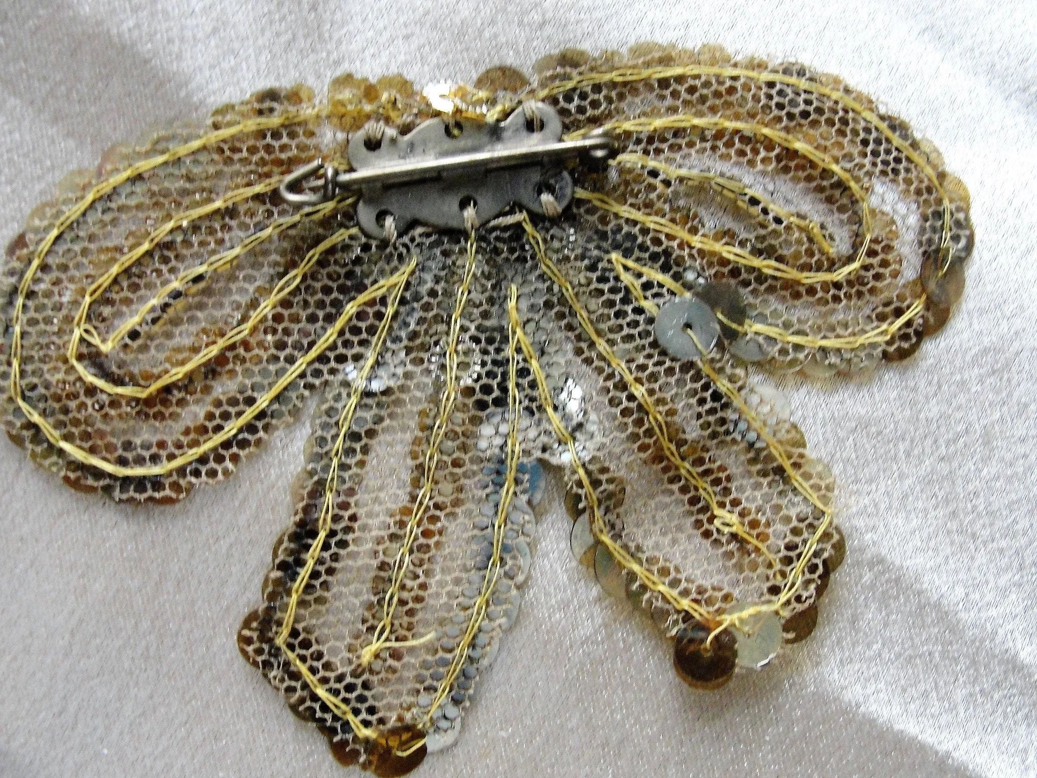 BEAUTIFUL 1920s Flapper Era French Sequin and beaded Bow Brooch,Gold Sequins Pin,Evening Wear,Hats Bags,Flapper Dress,Vintage Cl