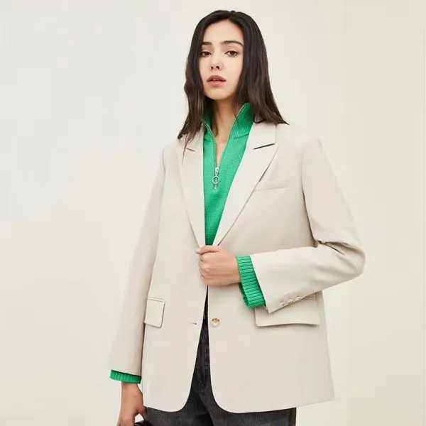 Classic suit blazer with two buttons for women