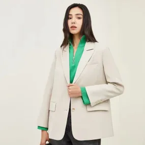 Classic suit blazer with two buttons for women