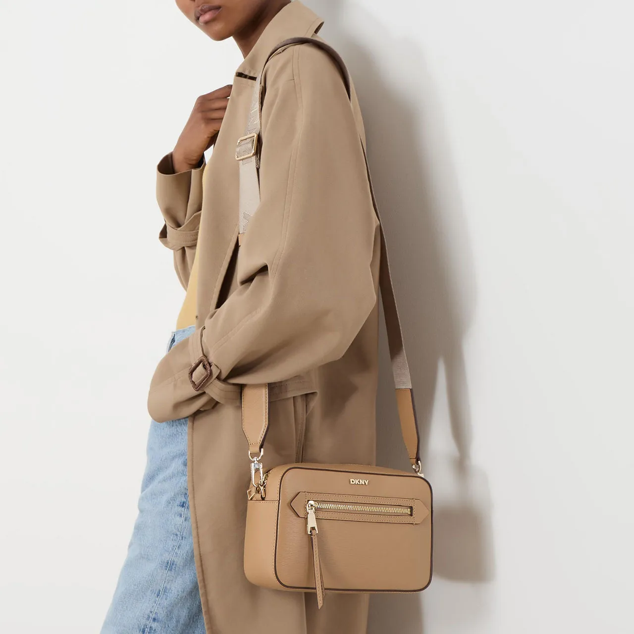 DKNY Bryant Ave Camera Crossbody Bag - Cappuccino