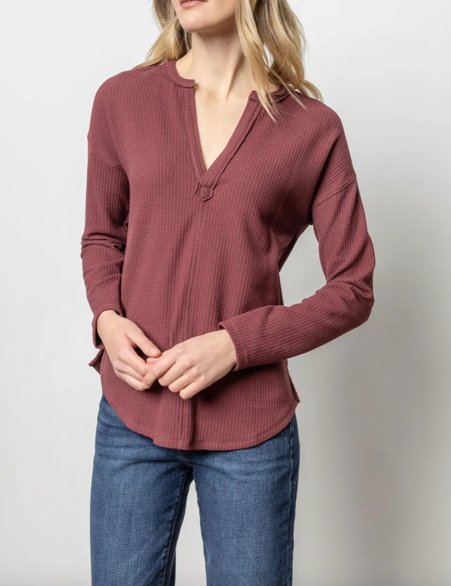 LILLA P ROUNDED HEM SPLIT NECK