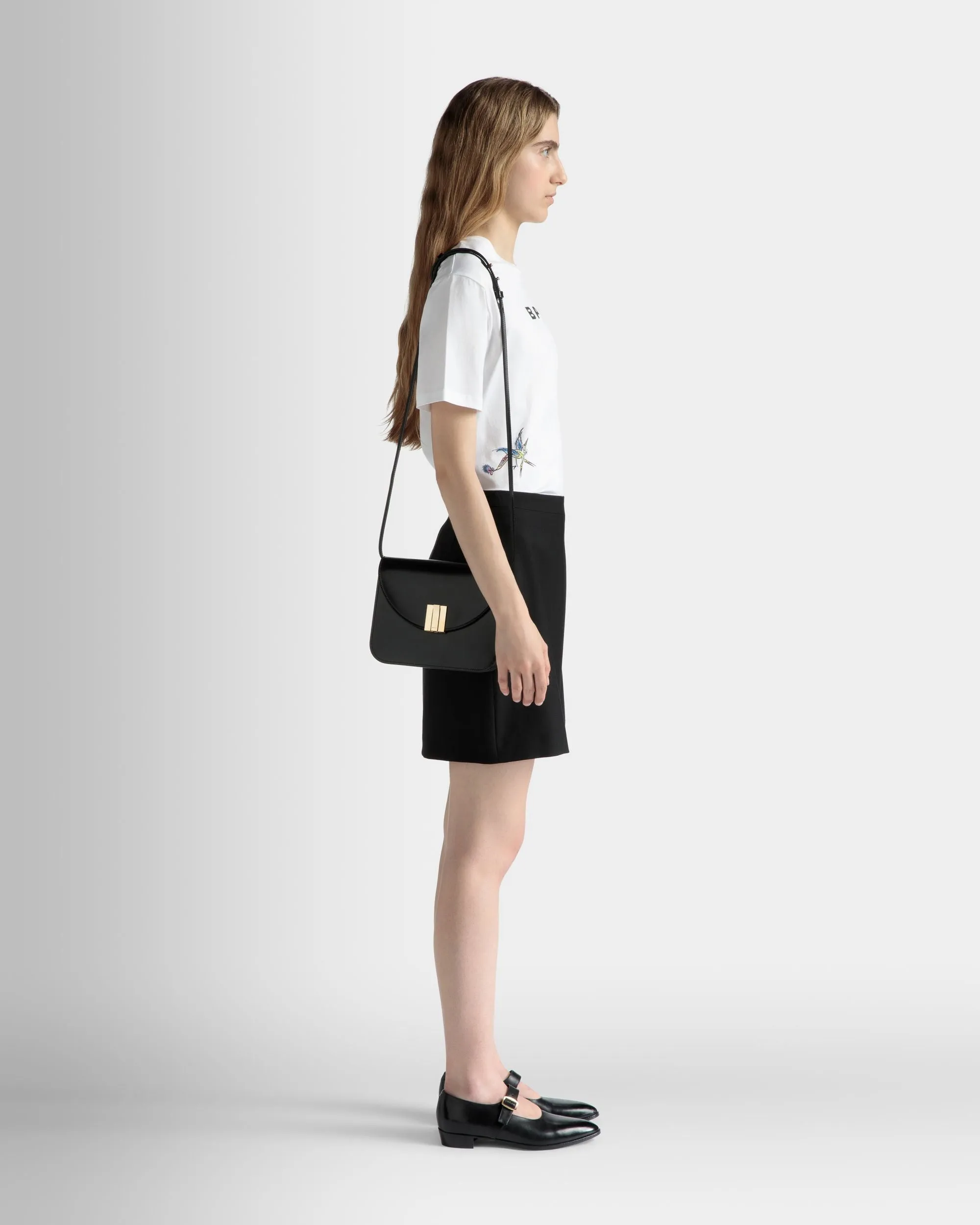 Ollam Crossbody Bag in Black Brushed Leather 