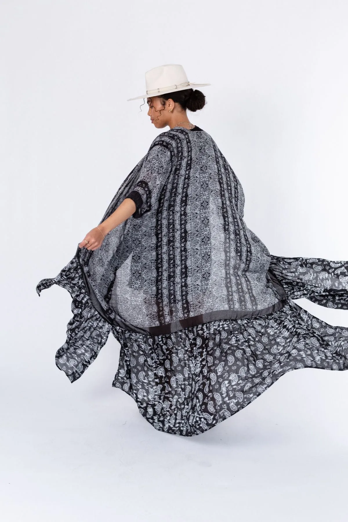 Paisley Tapestry Free Flow Duster Kimono - Black