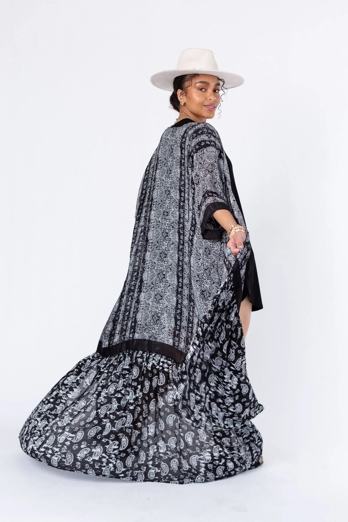 Paisley Tapestry Free Flow Duster Kimono - Black