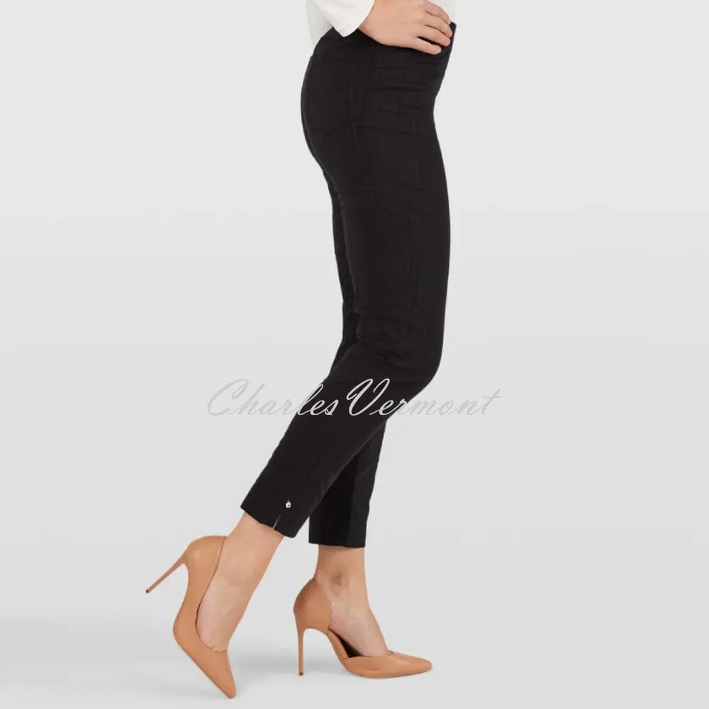 Robell Bella 09 Seersucker - 7/8 Cropped Trouser 52642-54554-90 (Black)