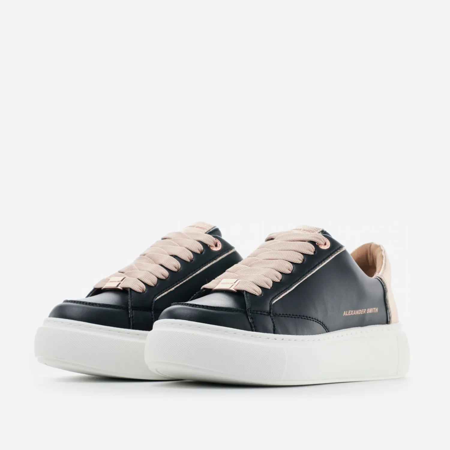 Sneakers vegana nera con sperone platino rosato