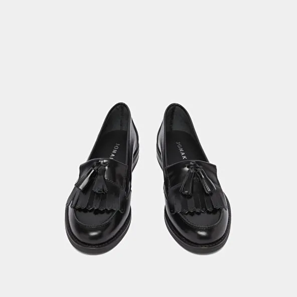 Tassel loafers in black glazed leather