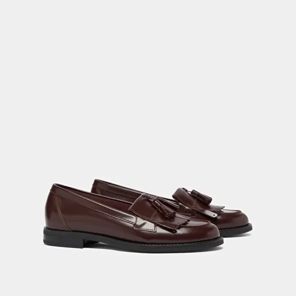 Tassel loafers in burgundy glazed leather