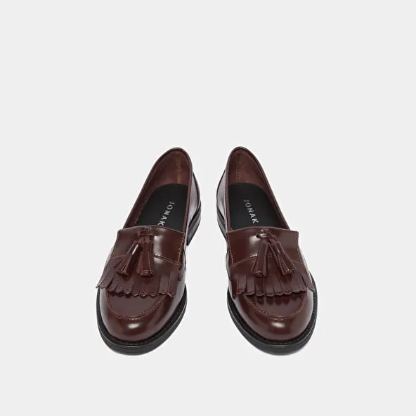 Tassel loafers in burgundy glazed leather