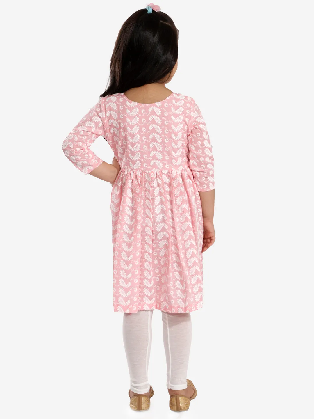 VASTRAMAY Girls' Pink Pure Cotton Chikankari Kurta With Leggings